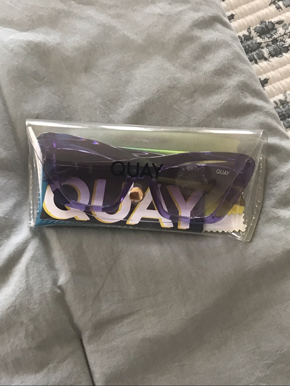 Quay Australia Clear Transparent Sunglasses Case with Gradient Cloth